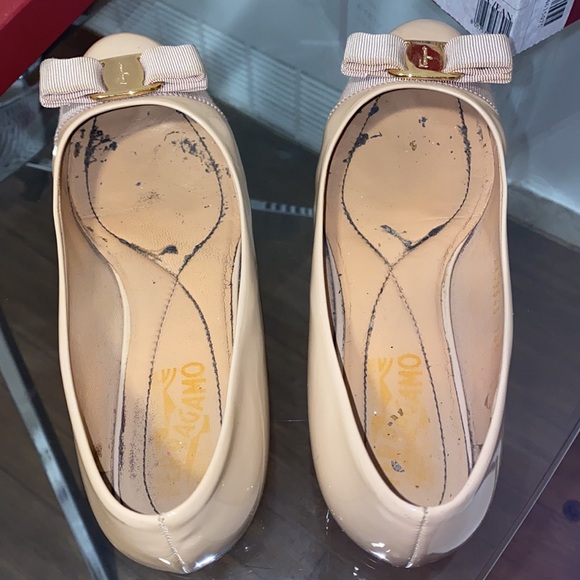 Ferragamo Varina in Nude Size 7.5 B - Picture 8 of 14